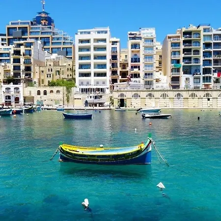 Luxury High-rise Mercury Tower * San Ġiljan