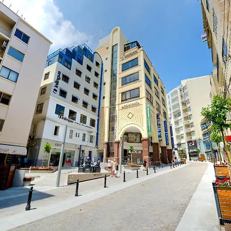 Luxury High-rise Mercury Tower Apartman