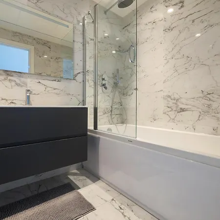 Luxury High-rise Mercury Tower Apartman San Ġiljan