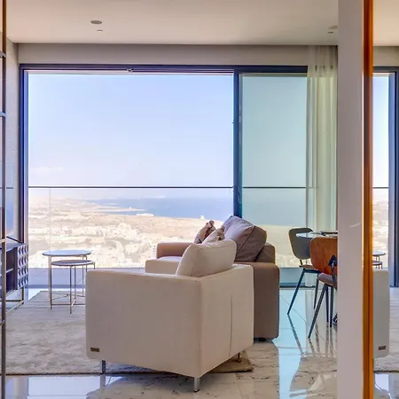 Luxury High-rise Mercury Tower * San Ġiljan